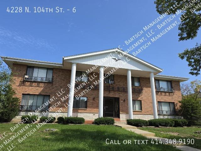 2 BR, 1.5 BA Apartment 4228 N. 104th St Milwaukee, WI 53222