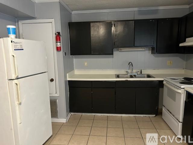 2 BR, 1.5 BA Apartment 430 Dorsett Ave, Unit A, Albany, GA 31701