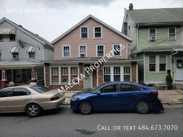 2 BR, 1.5 BA Apartment 445 E Abbott St, Lansford, PA 18232
