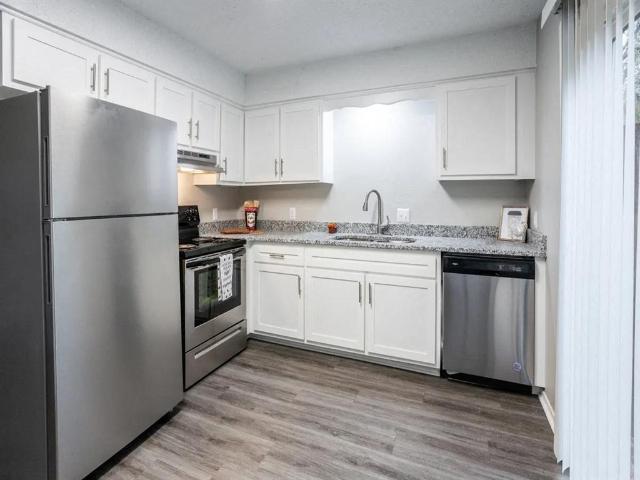 2 BR, 1.5 BA Apartment 4404 West Wedington Drive Unit 24 27491, Fayetteville, AR 72704