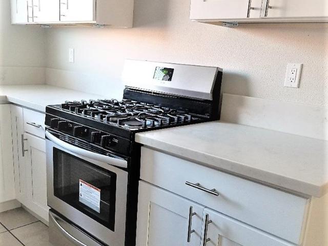 2 BR, 1.5 BA Apartment 4422 W 172nd St Unit 15, Lawndale, CA 90260