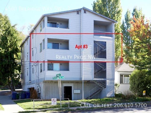 2 BR, 2 BA Apartment 4500 Delridge Way SW, Seattle, WA 98106