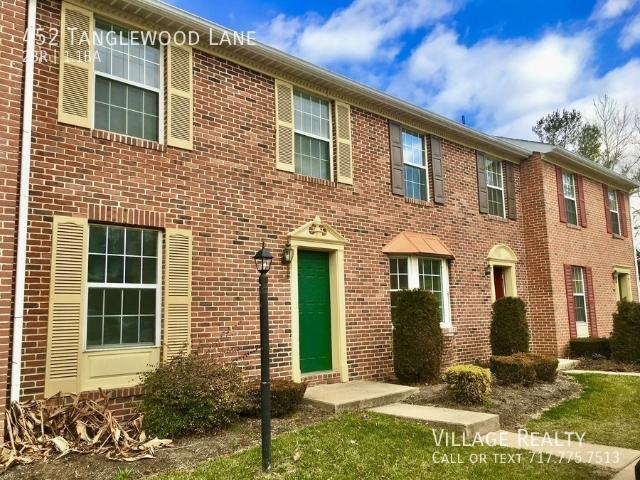 2 BR, 1.5 BA Apartment 452 Tanglewood Lane, Dallastown, PA 17313