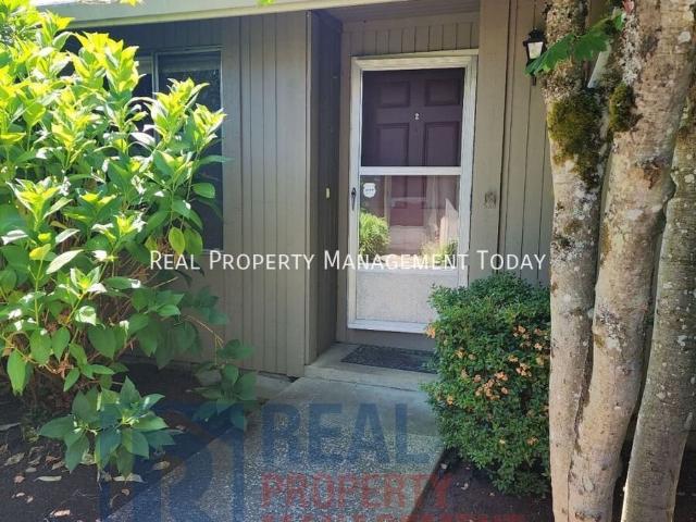 2 BR, 1.5 BA Apartment 4644 North Pearl St, Tacoma, WA 98407