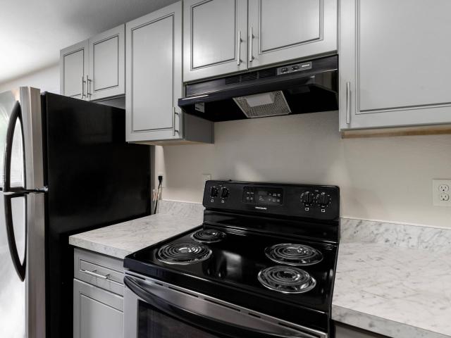 2 BR, 1.5 BA Apartment 4620 South 254th Place Unit D_102, Kent, WA 98032