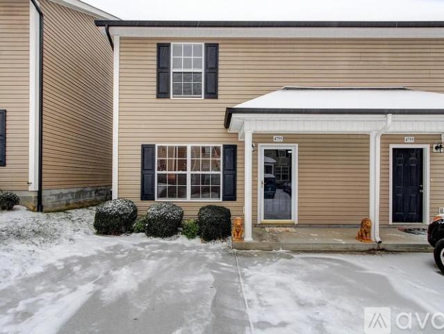 2 BR, 1.5 BA Apartment 4755 Forest Landing Way, Unit 1, Knoxville, TN 37918