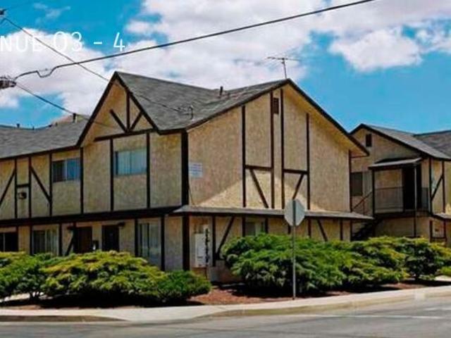2 BR, 1.5 BA Apartment 504 E Avenue Q3, Palmdale, CA 93550