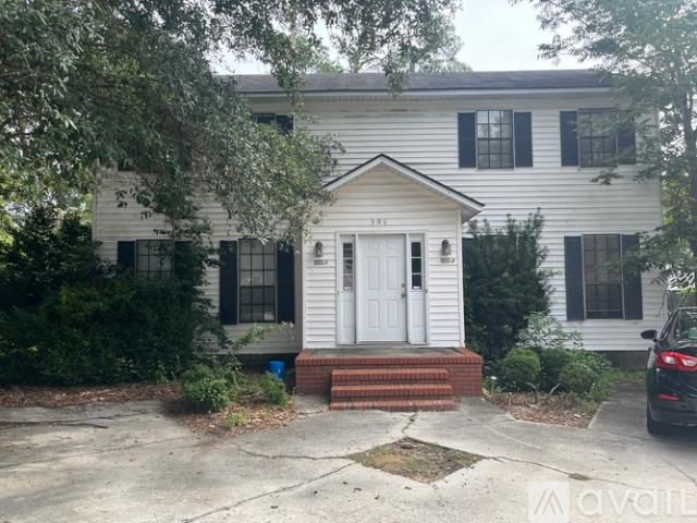 2 BR, 1.5 BA Apartment 506 S College St, Unit B, Statesboro, GA 30458