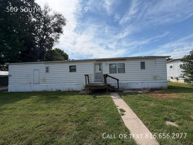 2 BR, 1.5 BA Apartment 500 South 5th Street, Odessa, MO 64076
