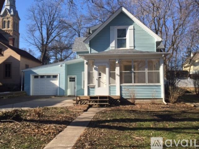 2 BR, 1.5 BA Apartment 518 2nd Street South, Stillwater, MN 55082