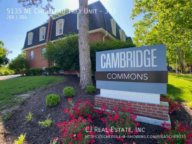 2 BR, 1.5 BA Apartment 5135 NE Chouteau Trfy Unit, Kansas City, MO 64119