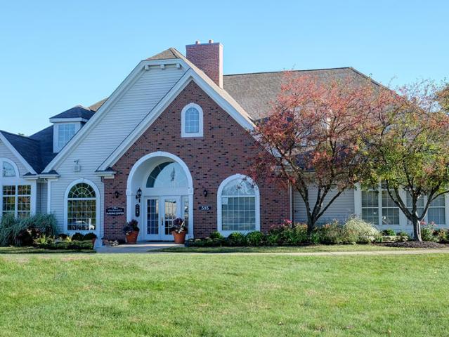 2 BR, 1.5 BA Apartment 535 Thornhill Drive Unit 555 104, Carol Stream, IL 60188