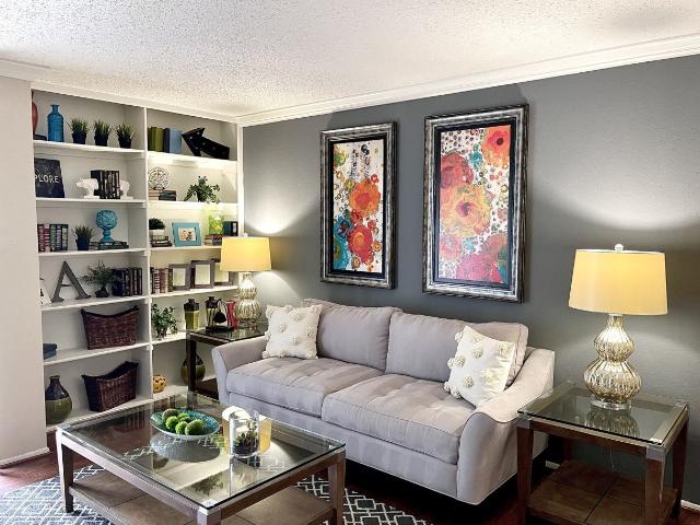 2 BR, 1.5 BA Apartment 5450 Rowley Rd Unit 1702, San Antonio, TX 78240
