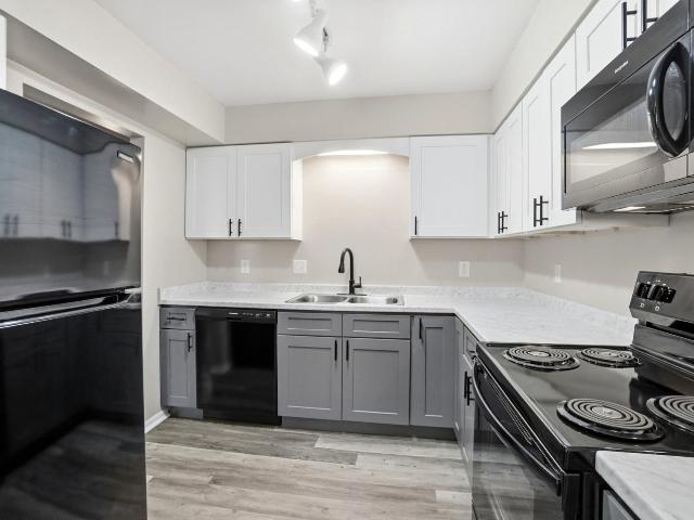 2 BR, 1.5 BA Apartment 5439 N Clinton St Unit 5363, Fort Wayne, IN 46825