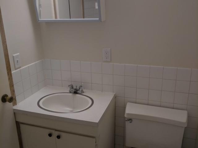 2 BR, 1.5 BA Apartment 550 Snelling Avenue North Unit 308, Saint Paul, MN 55104
