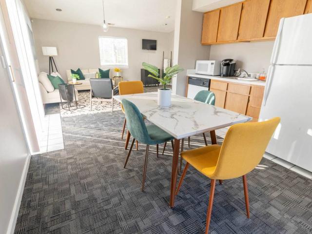 2 BR, 1.5 BA Apartment 5836 Hunnewell Drive Unit 5833E, Indianapolis, IN 46254