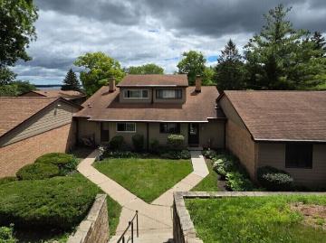 2 BR, 1.5 BA Apartment 59 Mariner Ln, Fox Lake, IL 60020