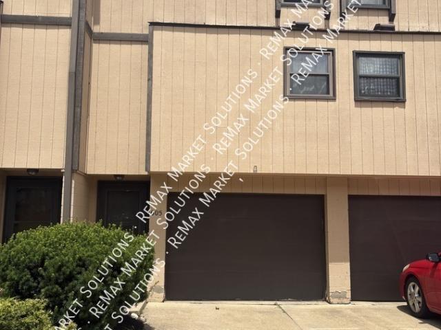 2 BR, 1.5 BA Apartment 605 Center Avenue, Cuyahoga Falls, OH 44221