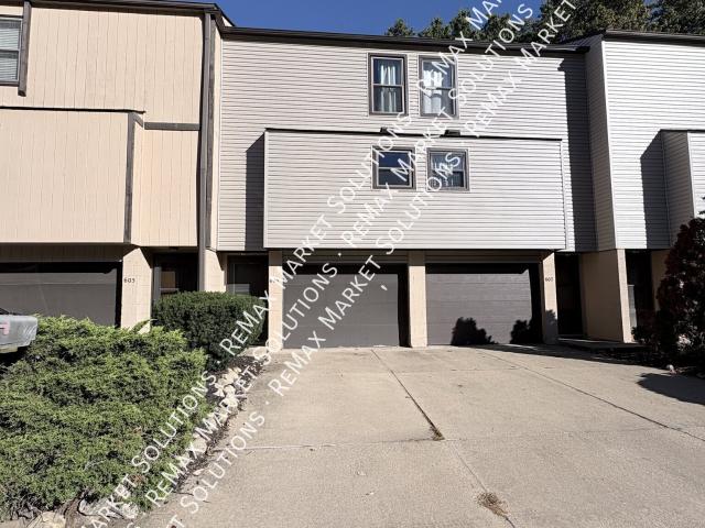 2 BR, 1.5 BA Apartment 605 Center Avenue, Cuyahoga Falls, OH 44221