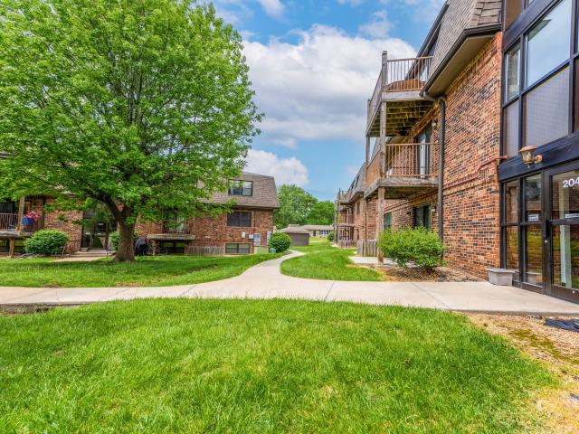 2 BR, 1.5 BA Apartment 607 Southwest 2nd Street Unit 613 F, Lees Summit, MO 64063