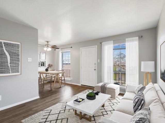 2 BR, 1.5 BA Apartment 600 West Hallmark Avenue Unit 202, Killeen, TX 76541