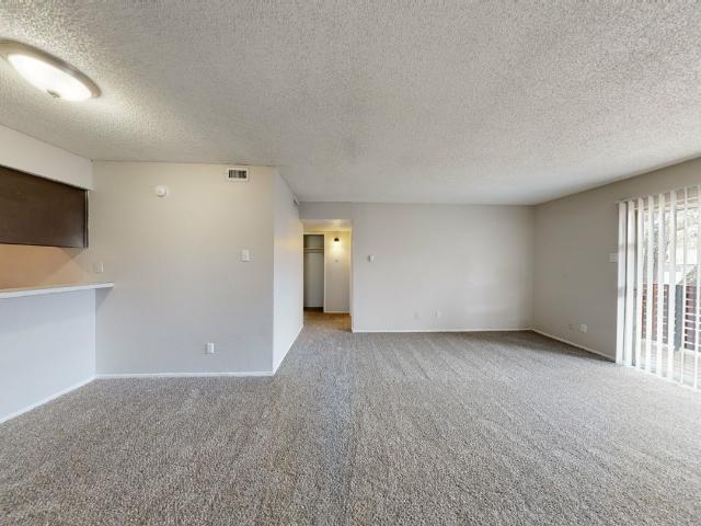 2 BR, 1.5 BA Apartment 6011 Interstate Highway 30 Unit 1 221, Greenville, TX 75402