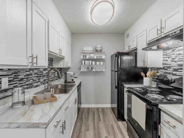2 BR, 1.5 BA Apartment 602 W Pioneer Pkwy Unit 670D, Grand Prairie, TX 75051