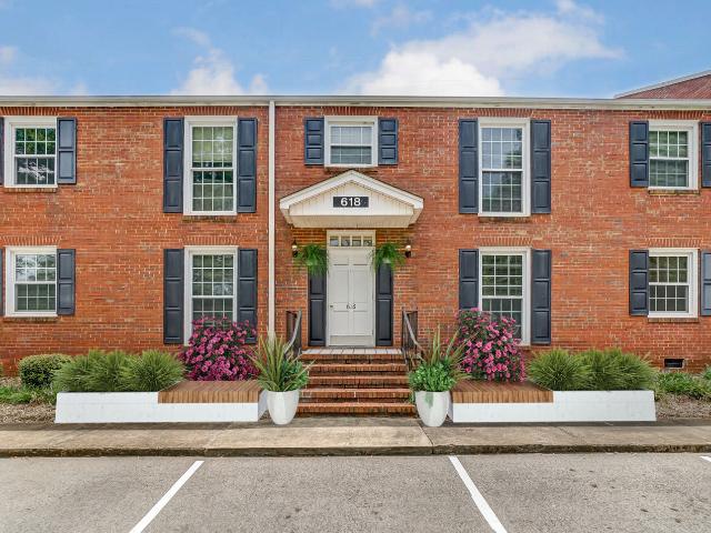 2 BR, 1.5 BA Apartment 6140 Heath Ridge Court Unit 2833, Charlotte, NC 28210