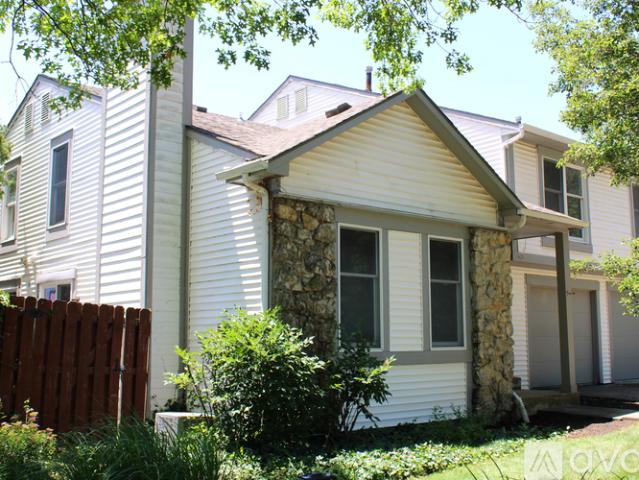2 BR, 1.5 BA Apartment 6135 Sawmill Woods Drive, Unit Sawmill Woods, Fort Wayne, IN 46835