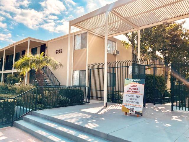 2 BR, 1.5 BA Apartment 6255 Atlantic Ave Unit 2 beds, 1.5 baths, $2395, Long Beach, CA 90805