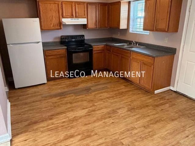 2 BR, 1.5 BA Apartment 2458 Mexico St, New Orleans, LA 70122