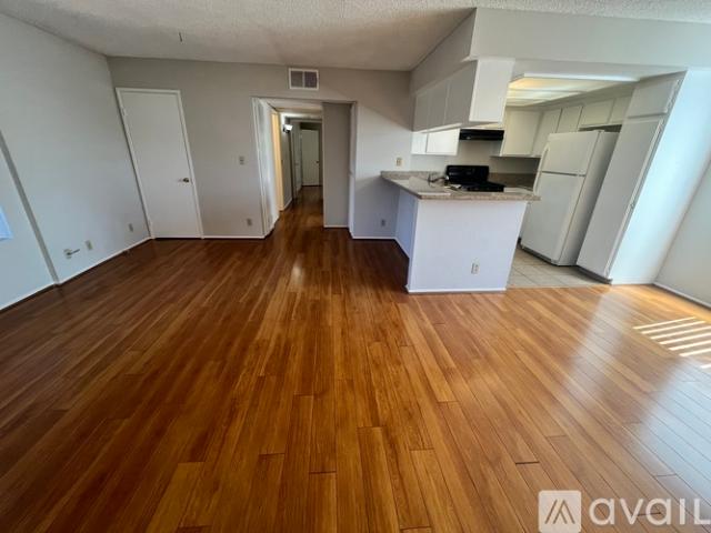 2 BR, 1.5 BA Apartment 636 E Verdugo Ave, Unit E, Burbank, CA 91501
