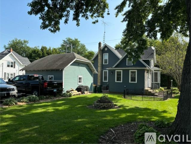 2 BR, 1.5 BA Apartment 649 North Main Street, Fort Atkinson, WI 53538