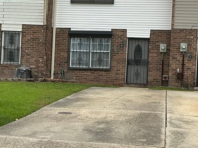 2 BR, 1.5 BA Apartment 6925 Barrington Court, New Orleans, LA 70128