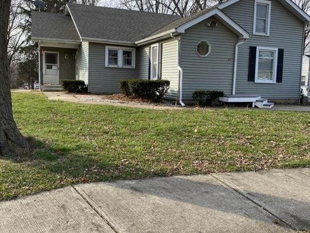 2 BR, 1.5 BA Apartment 69 East Van Buren Street, Unit Side/Back unit, Oswego, IL 60543