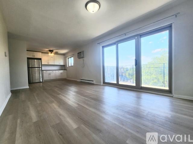 2 BR, 1.5 BA Apartment 7432 Washington St, Unit 602, Forest Park, IL 60130