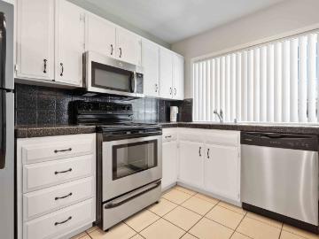 2 BR, 1.5 BA Apartment 766 1st Street Unit 026, Gilroy, CA 95020