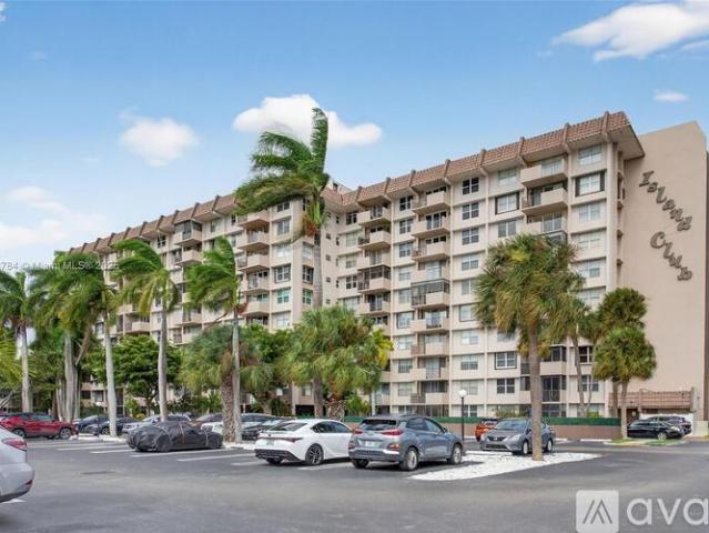 2 BR, 1.5 BA Apartment 777 S Federal Hwy, Unit RP802, Pompano Beach, FL 33062