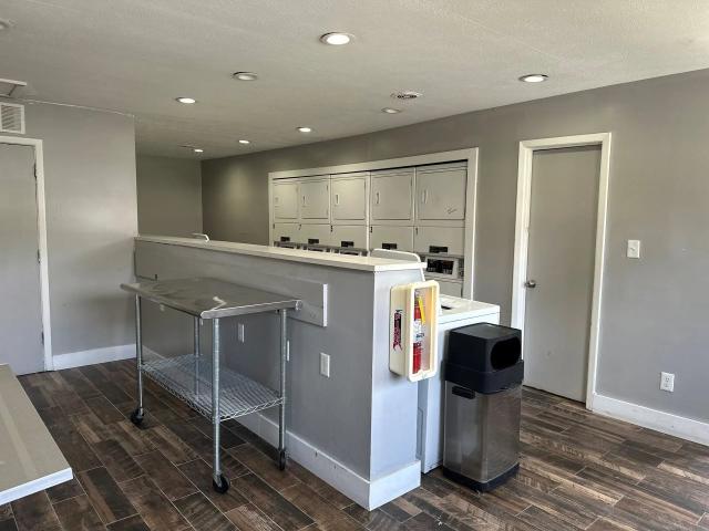 2 BR, 1.5 BA Apartment 7936 Timber Ridge Dr Unit 2 beds, 1.5 baths, $1169, Indianapolis, IN 46219