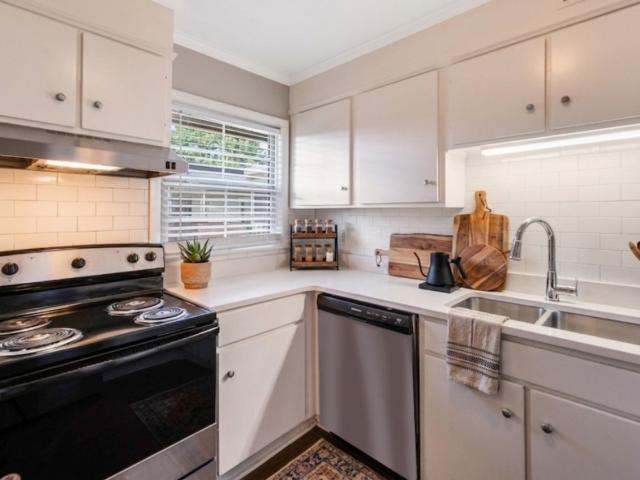 2 BR, 1.5 BA Apartment 810 South Main Street Unit A 106A, Salisbury, NC 28144