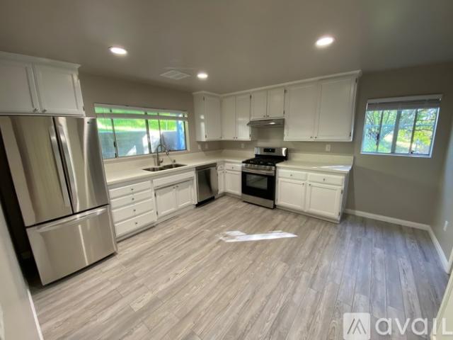 2 BR, 1.5 BA Apartment 836 Valley Road, Moorpark, CA 93021