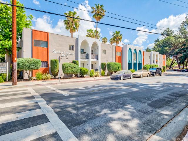 2 BR, 1.5 BA Apartment 8640 Hillrose St Unit E16, Sunland, CA 91040