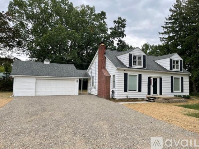 2 BR, 1.5 BA Apartment 8950 31 Mile Road, Washington, MI 48095