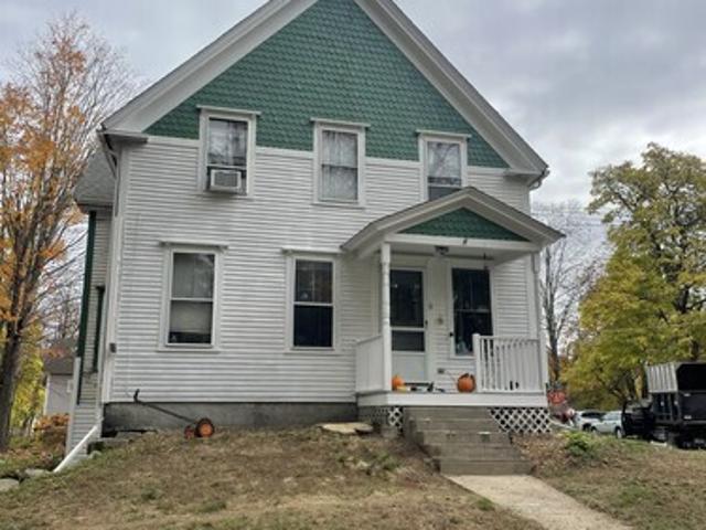 2 BR, 1.5 BA Apartment 8 Pleasant Street, Unit 4, Milford, NH 03055