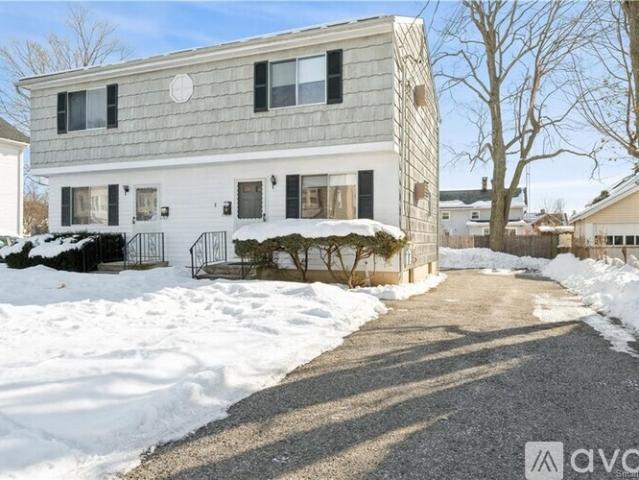 2 BR, 1.5 BA Apartment 8 Plymouth Avenue, Unit B, Norwalk, CT 06851
