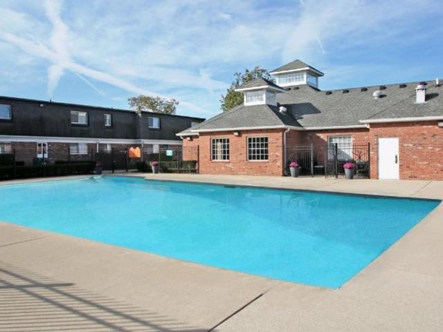 2 BR, 1.5 BA Apartment 9060 East 39th Place Unit 2 beds, 1.5 baths, $1040, Indianapolis, IN 46235