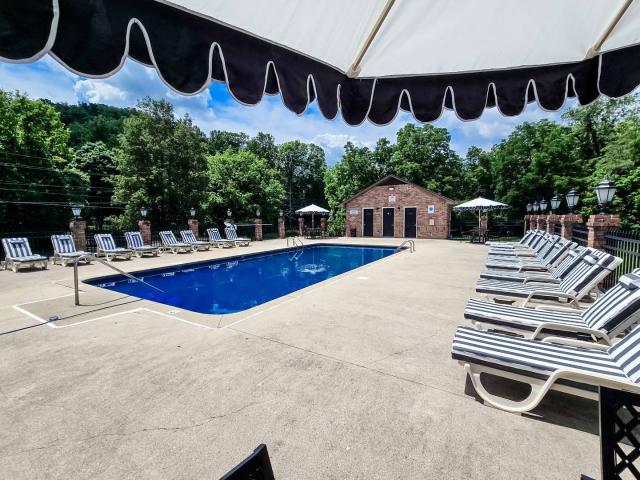 2 BR, 1.5 BA Apartment 900 Cooks Valley Road Unit 048, Kingsport, TN 37660