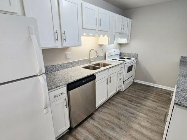 2 BR, 1.5 BA Apartment 900 Cooks Valley Road Unit 102, Kingsport, TN 37660
