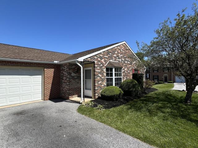 2 BR, 1.5 BA Apartment 902 Apple Valley Dr, Red Lion, PA 17356