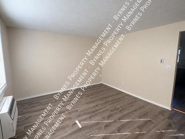 2 BR, 1.5 BA Apartment 99 Lawrence St, Palmer, MA 01069